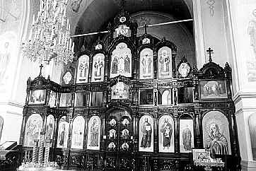 Иконостас в соборном храме Иоанно-Предтеченского монастыря