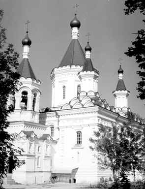 Храм Архангела Михаила при клиниках на Девичьем поле. Фото В. Шаровой