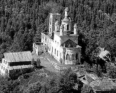 Церковь Распятия на горе Голгофе. Остров Анзер. Соловки. У алтаря этой церкви в "госпитале" скончался в 1929 году священномученик архиепископ Петр (Зверев) и был похоронен на склоне Голгофы. Фото из Соловецкого календаря