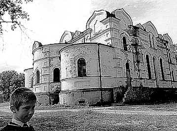 На родине праведного Иоанна Кронштадтского в селе Сура. 2000 г. Фото Евгения Крылова